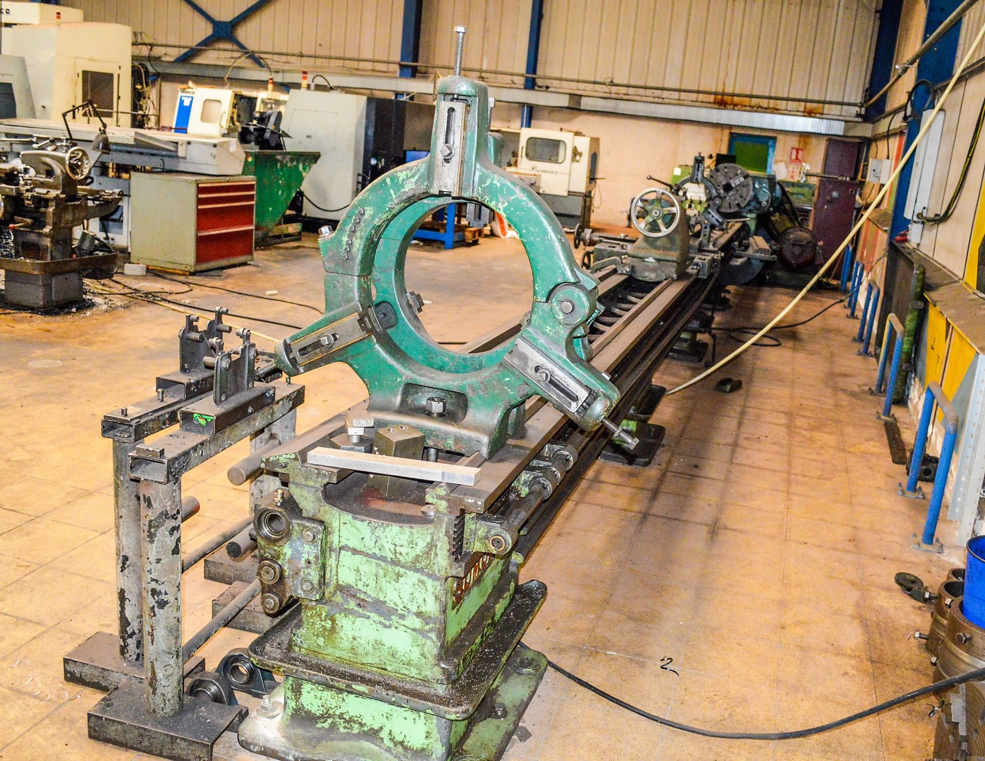 Somua straight bed centre lathe 15 inch swing over bed, 31 foot between centres c/w 3 - fixed - Image 3 of 5