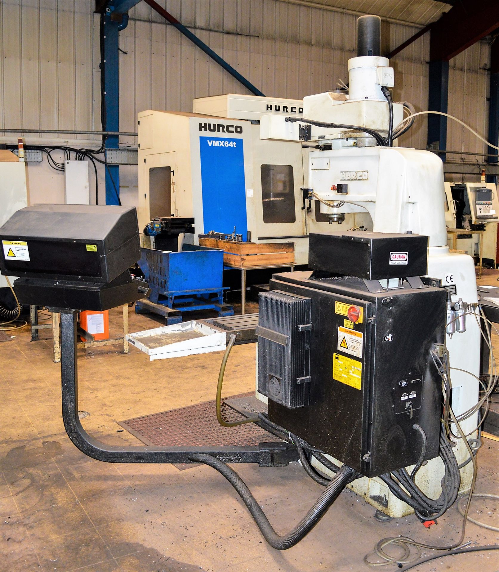 Hurco Hawk 5M CNC vertical milling machine Year: 1995 S/N: 9500432 c/w 36 inch x 12 inch table & - Image 4 of 5