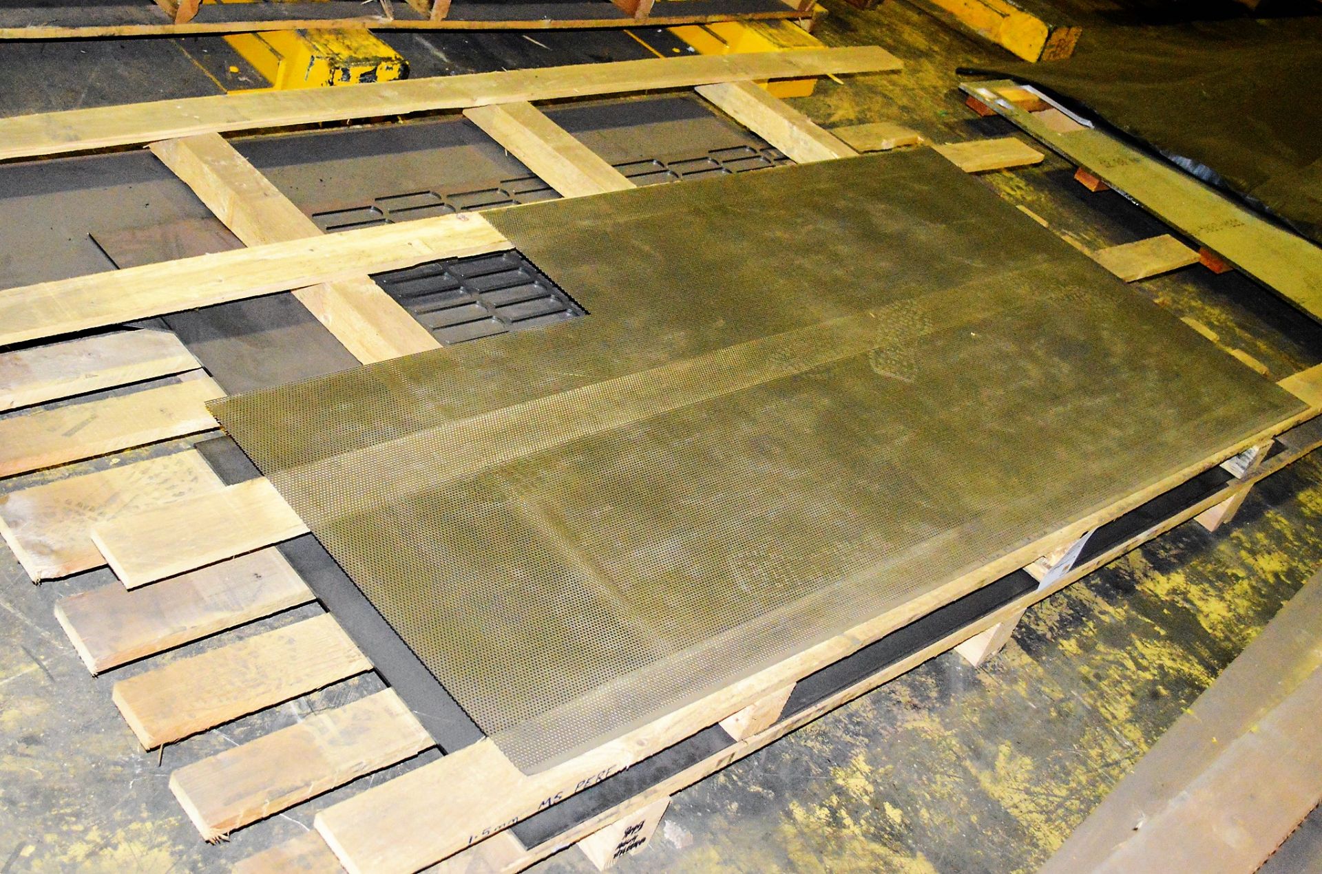 Sheet of 5mm RAEX steel & sheet of 1.5mm perforated steel