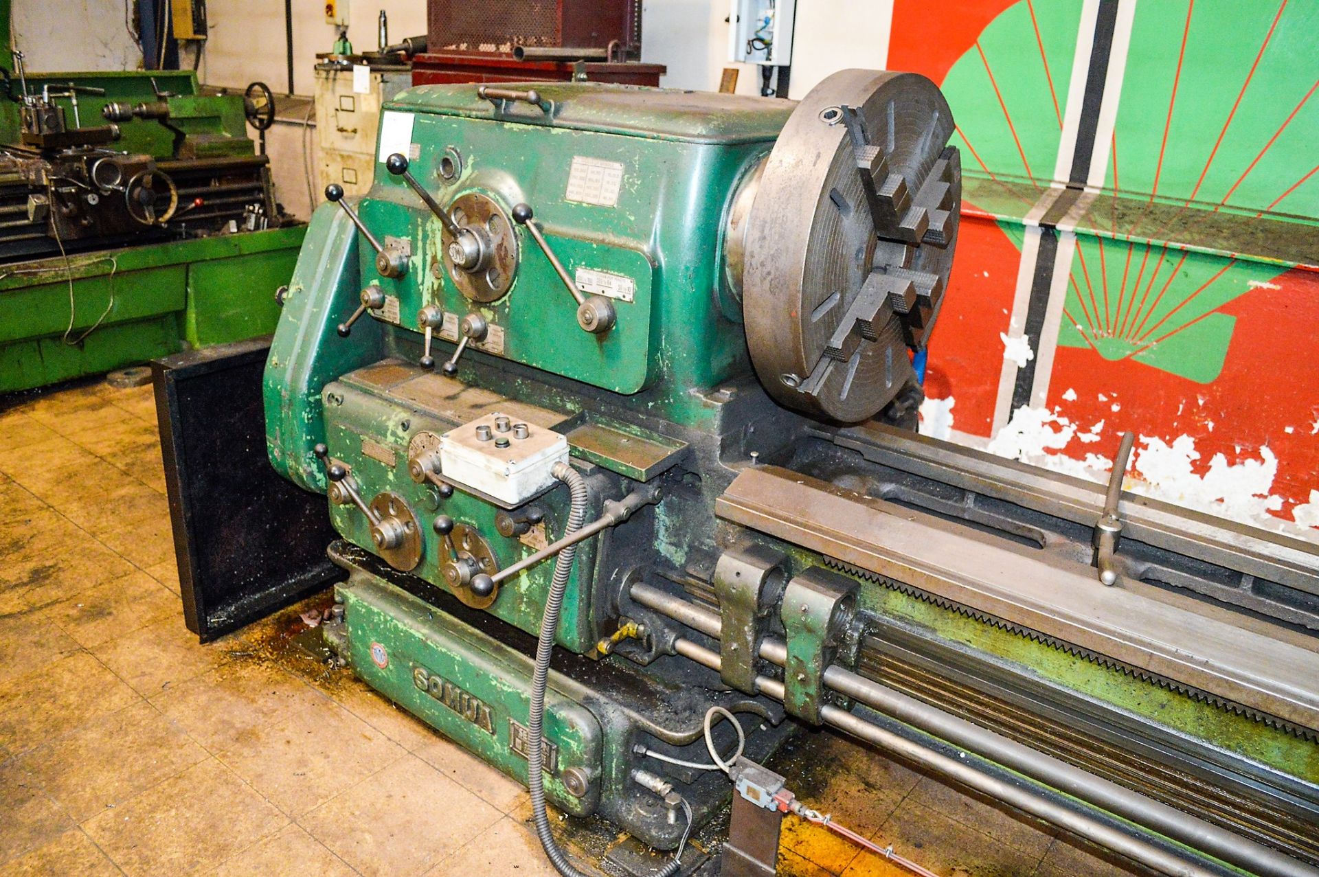 Somua straight bed centre lathe 15 inch swing over bed, 31 foot between centres c/w 3 - fixed - Image 4 of 5