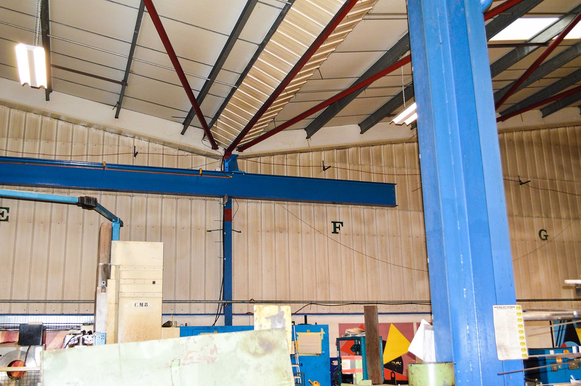 Matterson 2 tonne overhead gantry crane Approximately 40 metre long by 25 metre wide **Buyers must - Image 4 of 6
