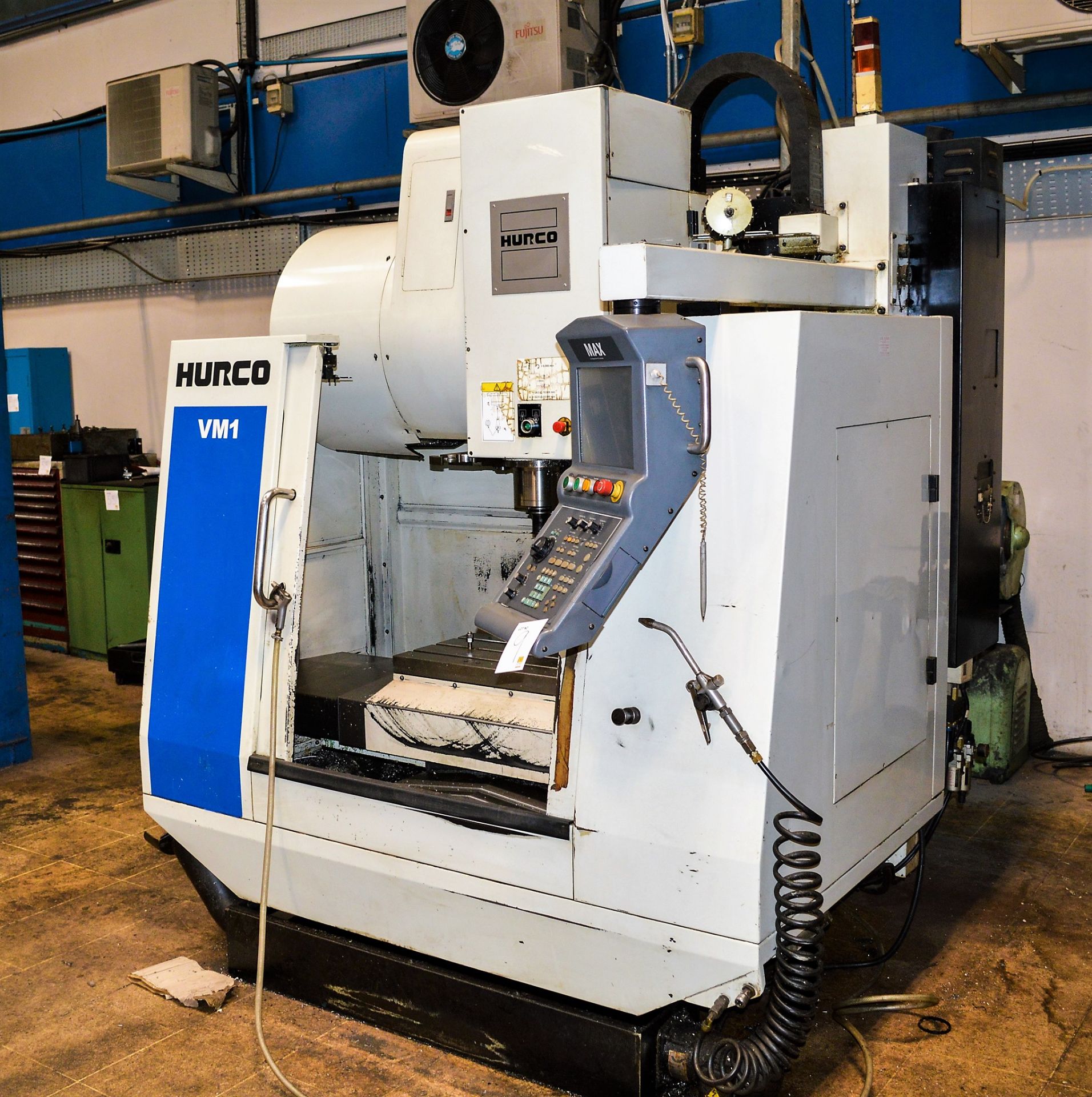 Hurco VM1 CNC vertical machine centre Year: 2005 S/N: 10968 c/w 30 inch x 14 inch, 20 station tool - Image 2 of 6