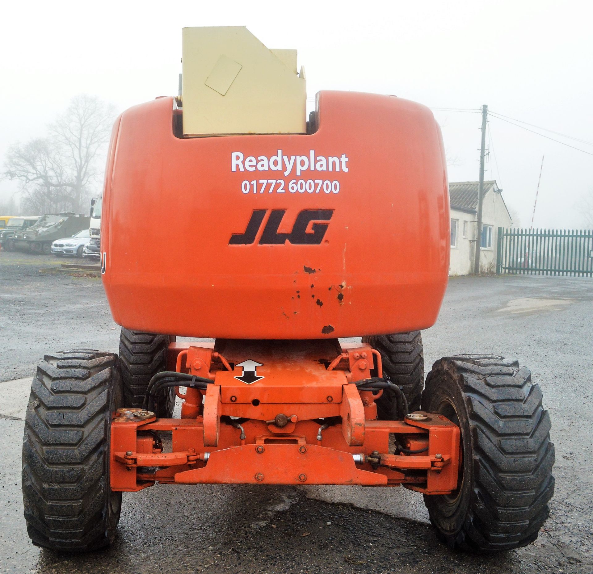 JLG 450 AJ 45ft diesel driven 4 wheel drive rough terrain articulated boom access platform Year: - Bild 6 aus 12