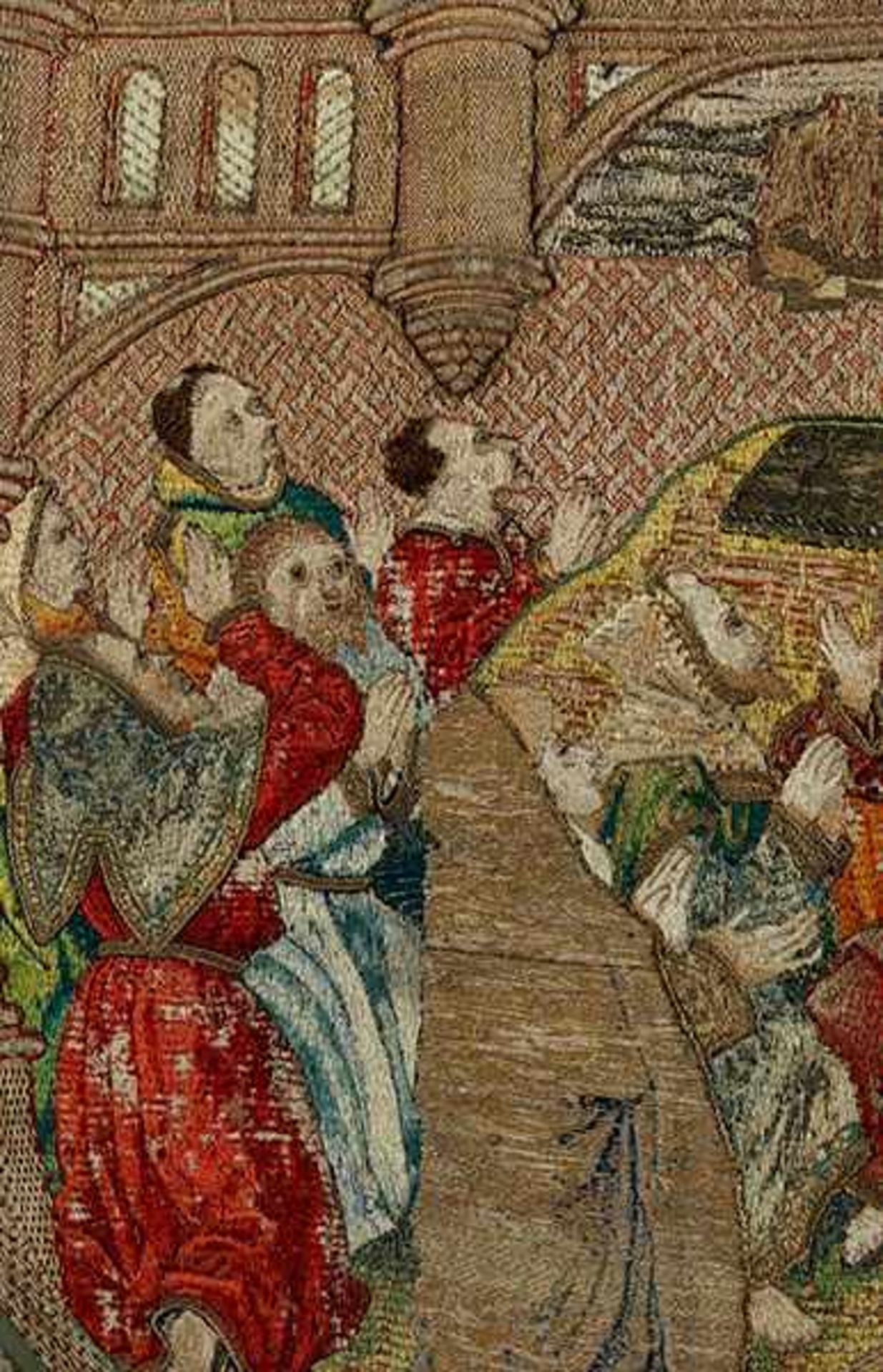 Spätgotisches Textilfragment 50 x 52 cm. Um 1520. Rückenschild eines Liturgischen Gewandes, - Bild 2 aus 3
