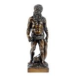 Bronzefigur des Meeresgottes Neptun mit Delfin Höhe: 29 cm. Seitenlänge der Plinthe: 9,5 cm.