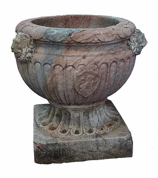 Marmorcachepot Höhe: 57 cm. Breite: 66 cm. Tiefe: 66 cm. Italien, 19. Jahrhundert. In Marmor