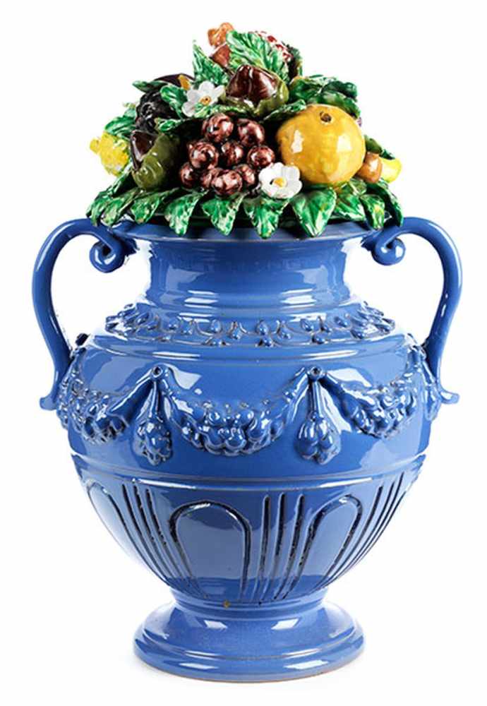 Vase mit fruktalem Gesteck nach Giovanni della Robbia (1469 "" 1529) Höhe: 43 cm. Italien, wohl - Bild 3 aus 3