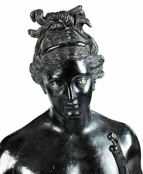 Große Figur des Musengottes Apollo Höhe: 82 cm. Italien, 19. Jahrhundert. Bronze, schwarz patiniert. - Image 2 of 3