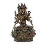 Buddha Höhe: 22,7 cm. China, 17. / 18. Jahrhundert. Bronze, gegossen, ziseliert, Reste von