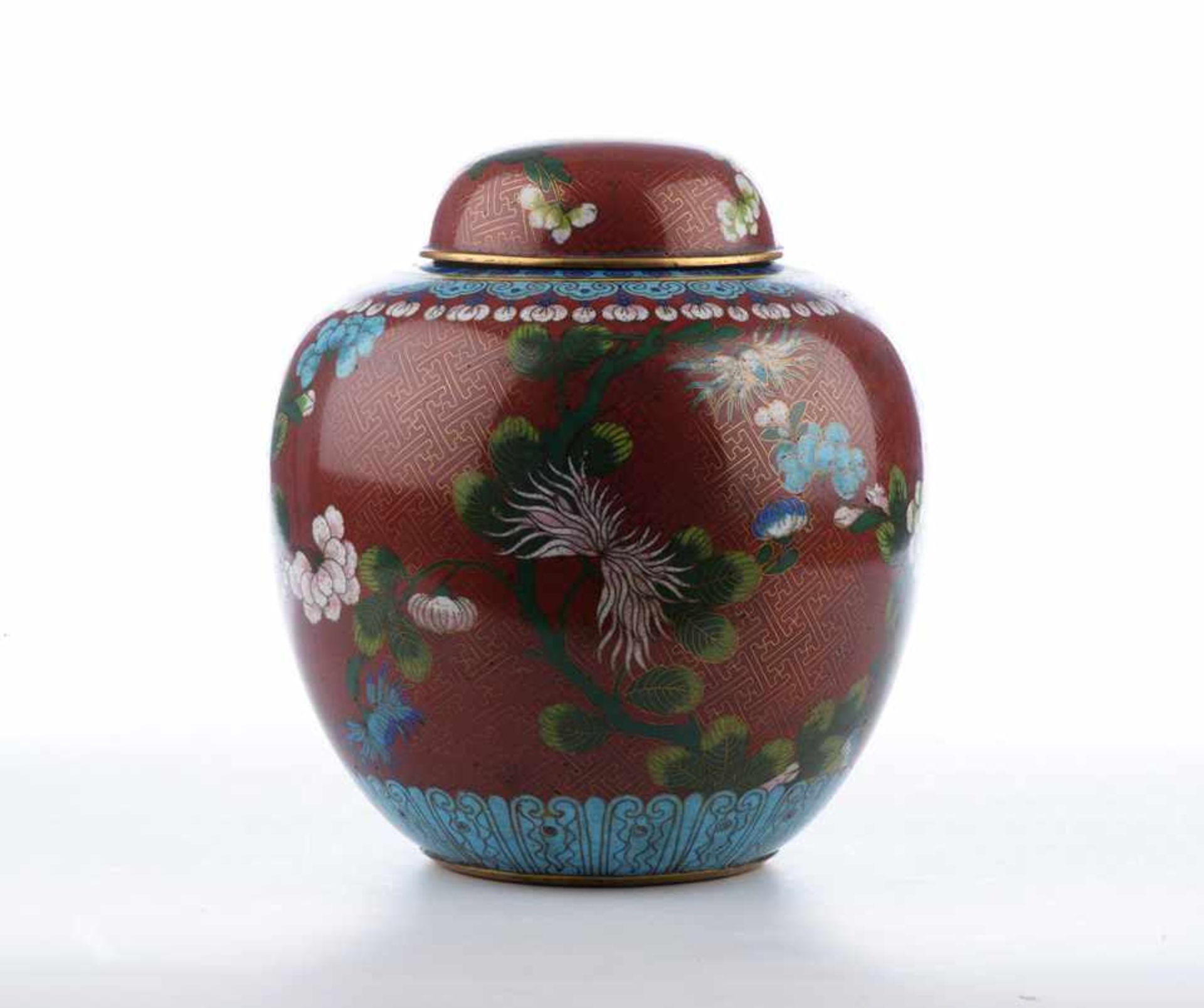 Cloisonne-Vorratstopf. Florales Muster auf rotem Grund, Datierung um 1920. Höhe ca. 22 cm, Stand - Bild 2 aus 5