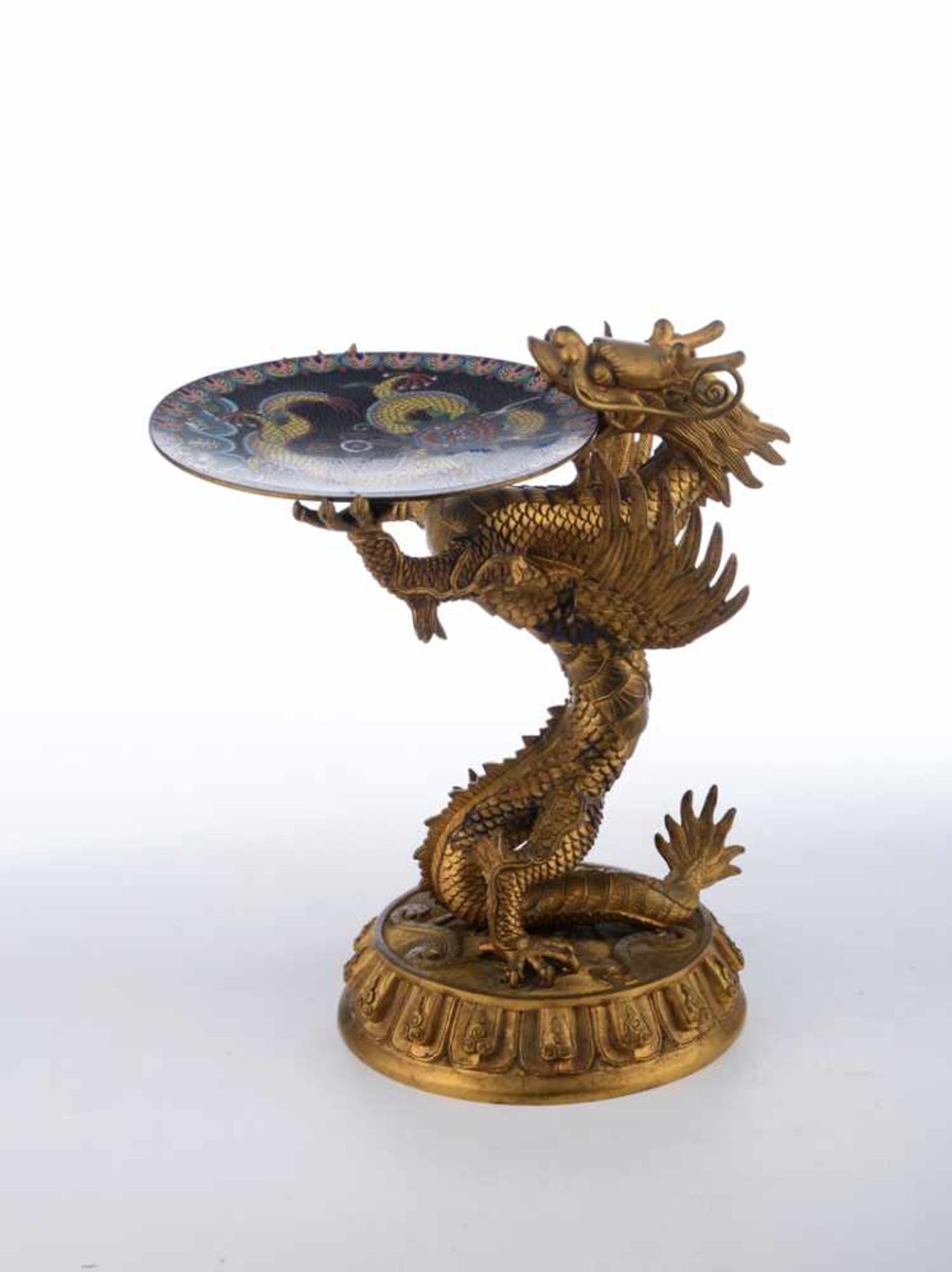 Anbietschale. Asiatika, China. Kaiserlicher Drache auf Lotussockel, einen Cloisonne-Teller