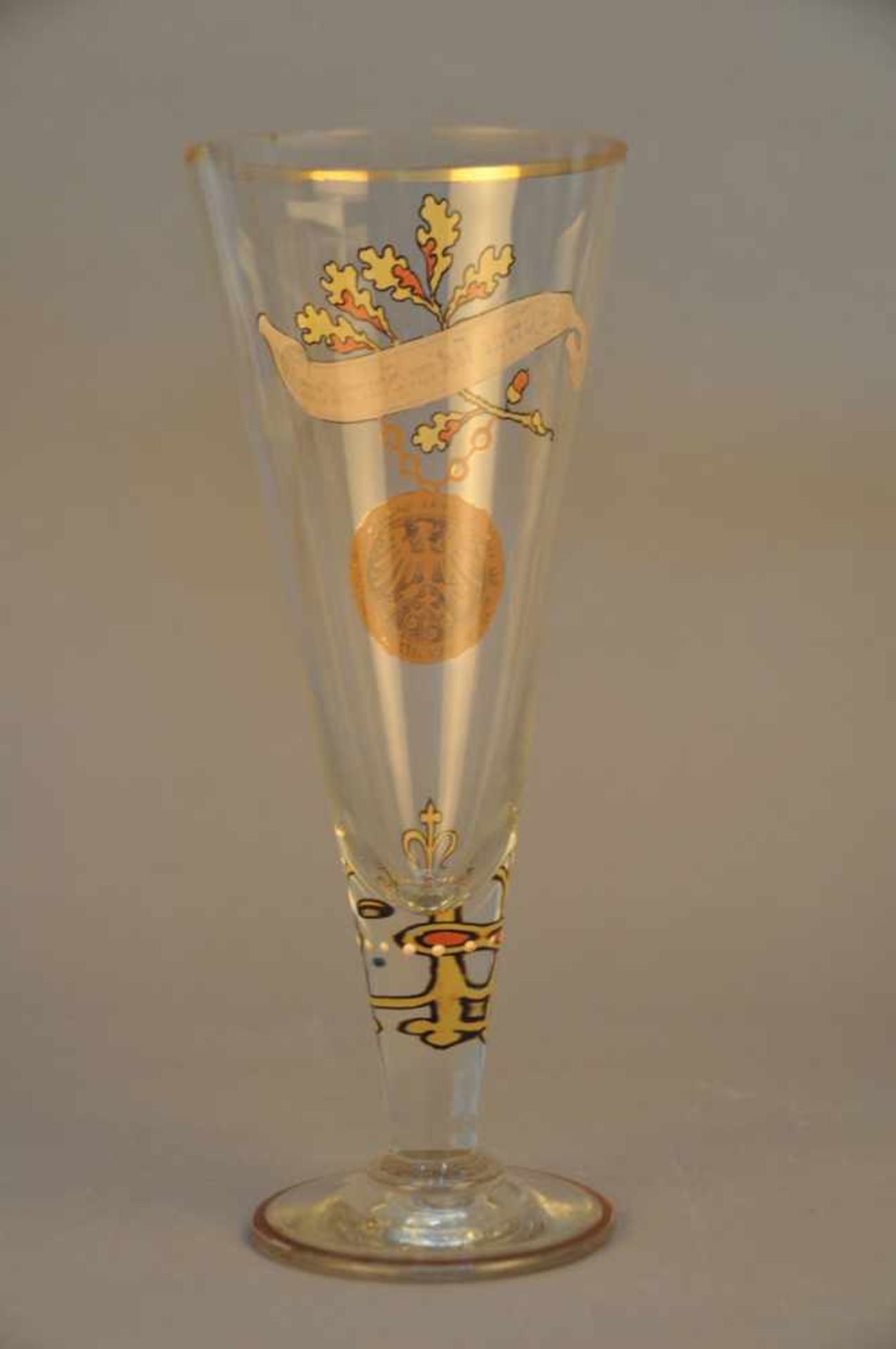 Kelchglas mit Emaillemalerei. Amulett, Eichenlaub und stilisiertes Kreuz, deutscher Sinnspruch / - Bild 3 aus 3