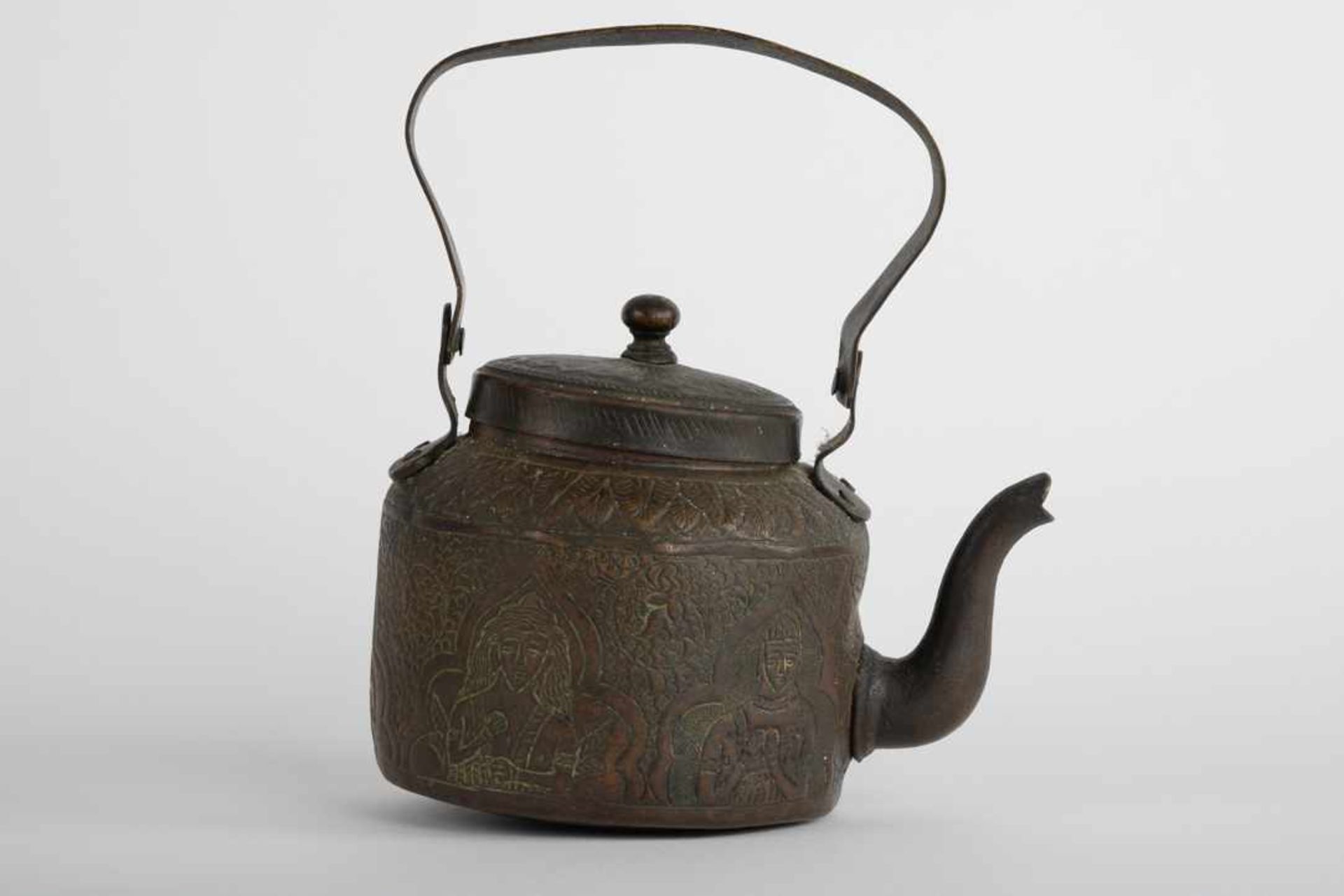 Teekessel. Asien / Indien. Bronze, umlaufend mit traditionellem Asia-Dekor graviert. Maße ca. 19 x - Image 13 of 21