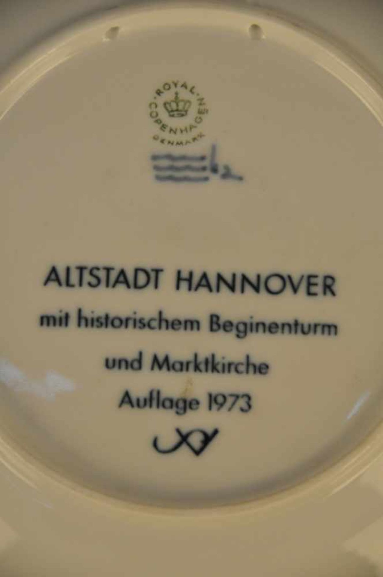 2 Zierteller mit Hannover Ansichten. Royal Copenhagen 1973 und 1975. Altstadt Hannover mit - Bild 3 aus 7