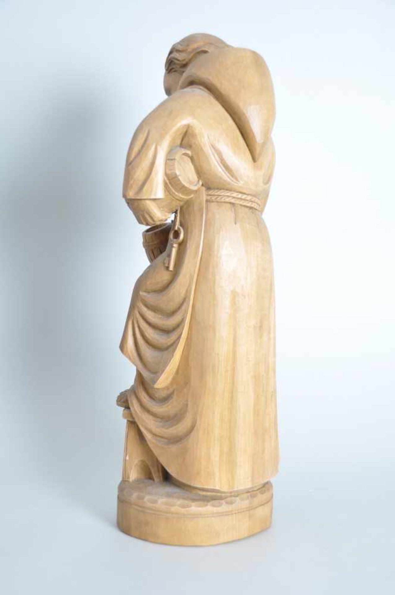Stehender Mönch mit Bierfass. Holzskulptur, gefertigt aus Lindenholz, Kunsthandwerk des 20. - Bild 2 aus 3