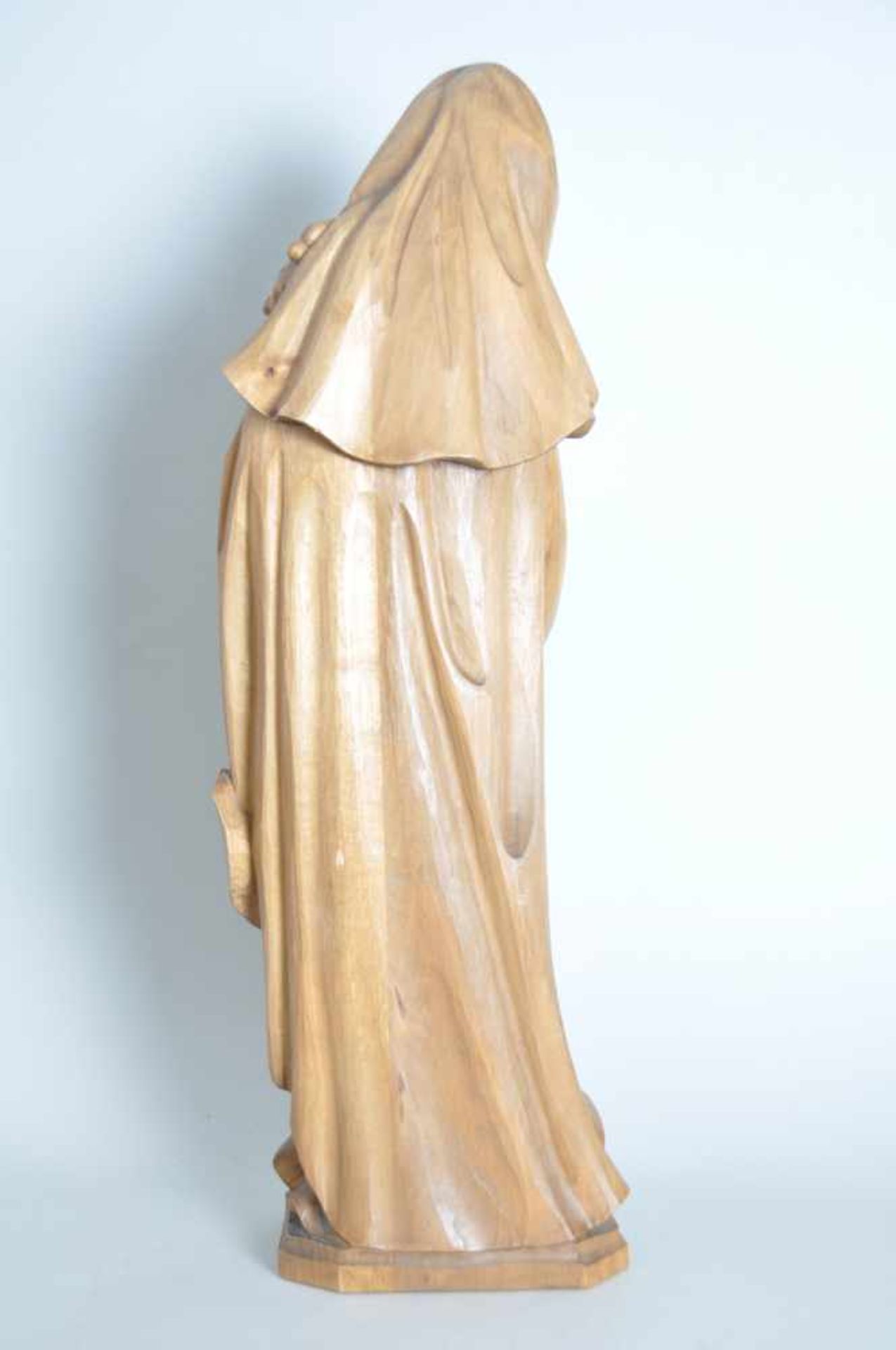 Madonna mit Christuskind.Max Kagerbauer, Zwiesel. (Holzschnitzer des 20. Jahrhunderts). - Bild 2 aus 7