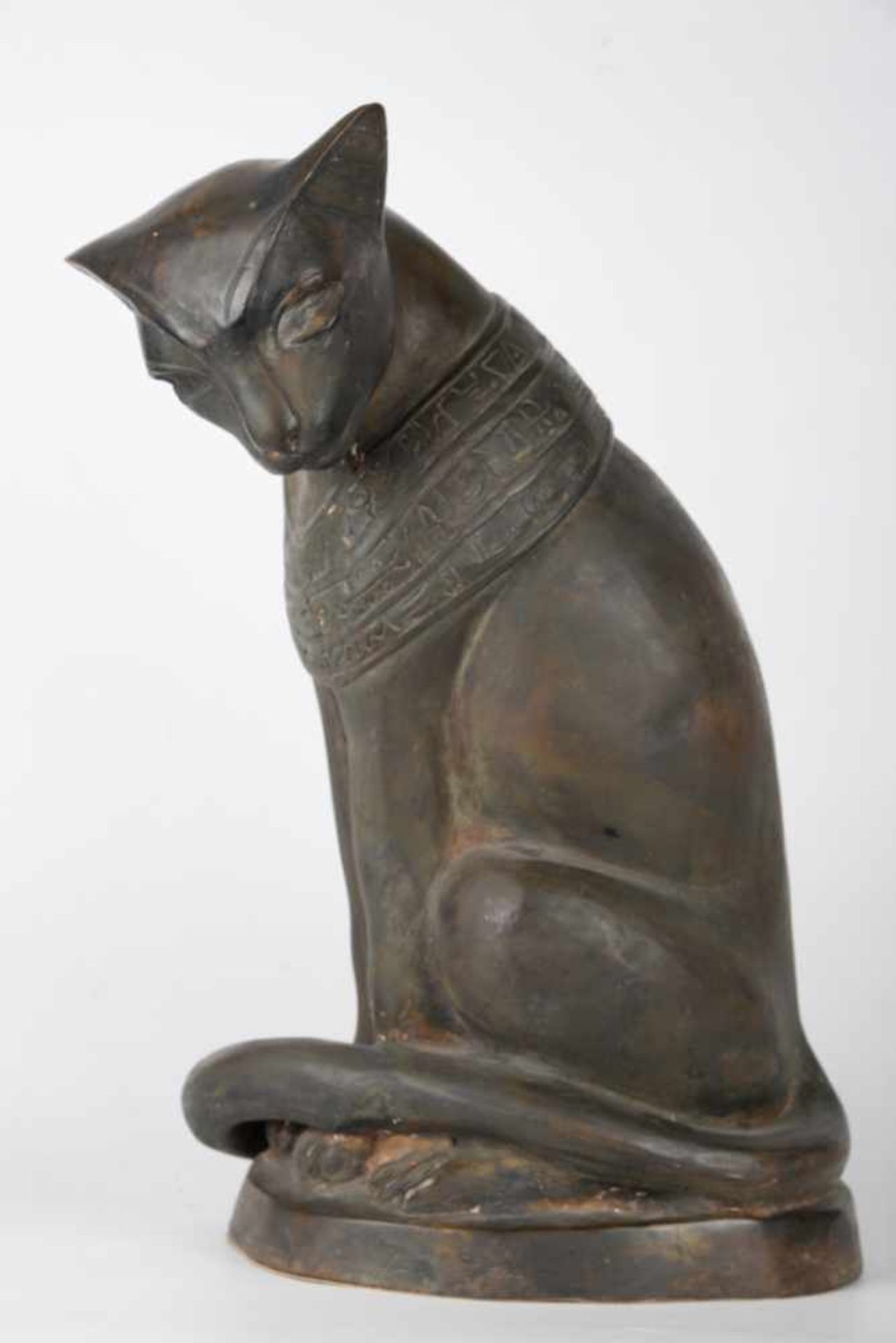 Ägyptische Katze. Ältere Museumsreplik.Bronze, dunkel patiniert. Höhe ca. 48 cm, Stand 26,5 x 21