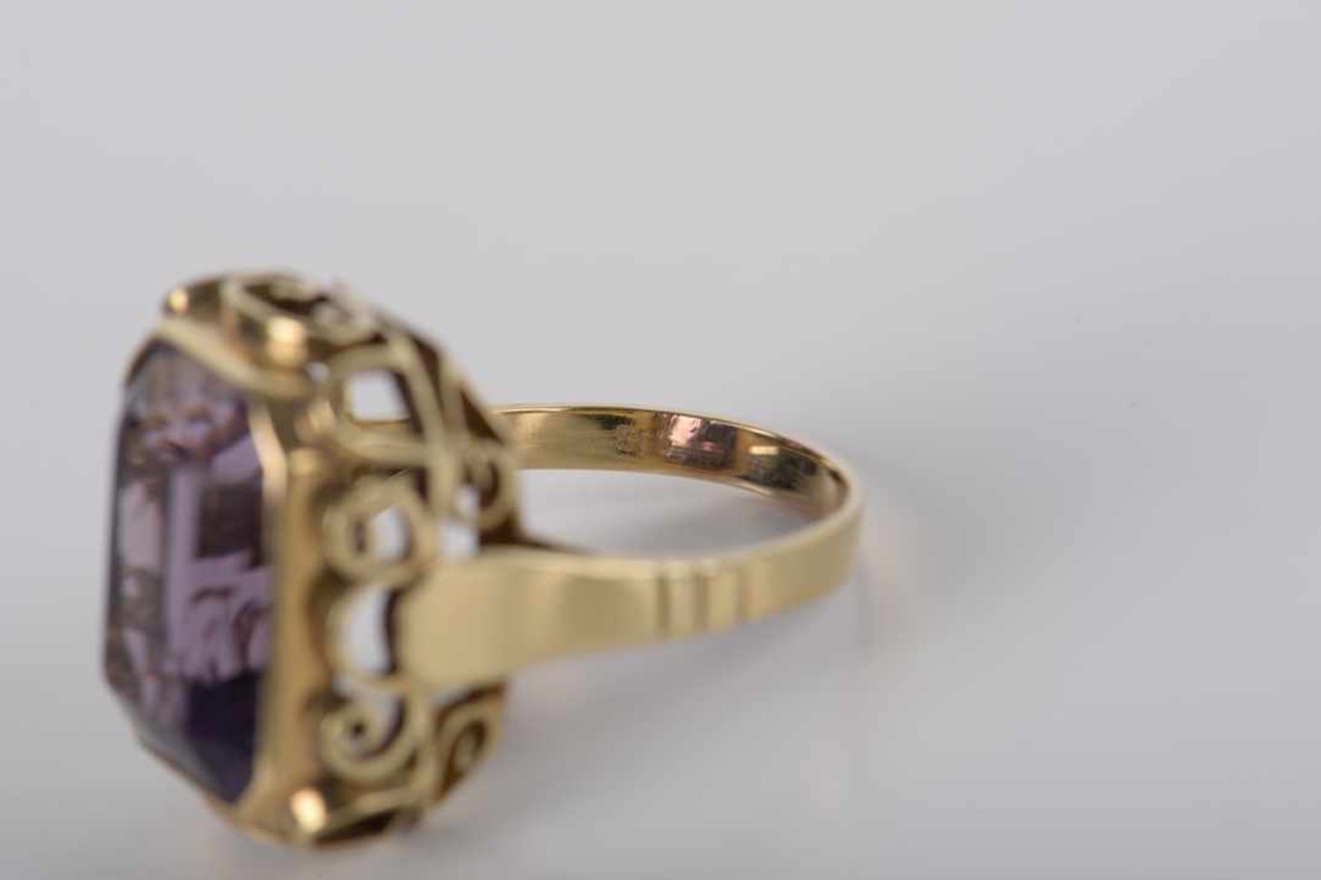 Amethyst-Ring585er Gelbgold, gestempelt Amethyst 15,5 x 11,3 mm Ringweite 56. Gesamtgewicht ca. 7, - Bild 6 aus 7