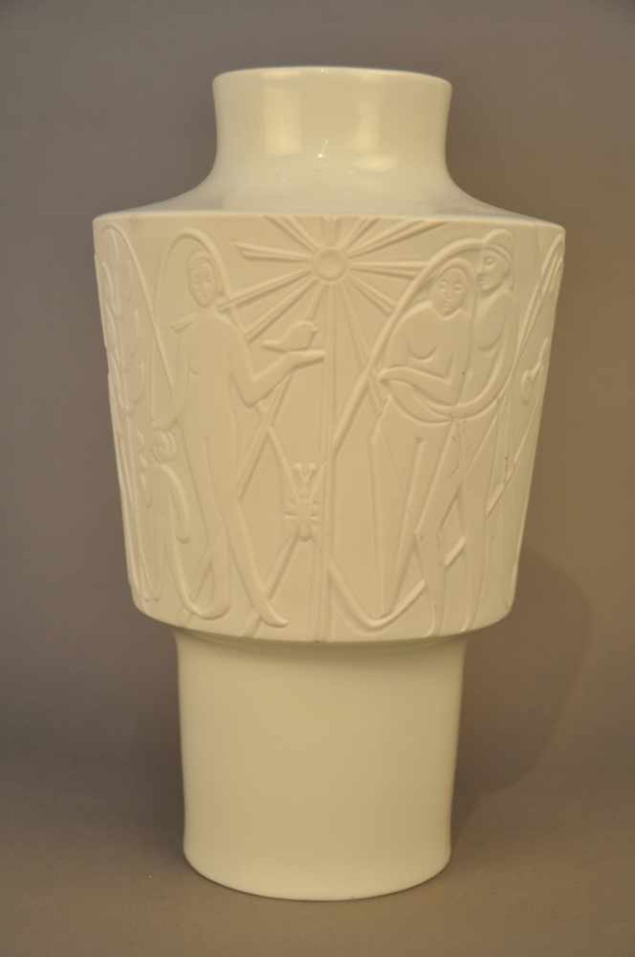 Vintage-Vase mit ägyptologischem Dekor.Weißes Porzellan und Biskuitporzellan, 1970er Jahre, - Image 2 of 7