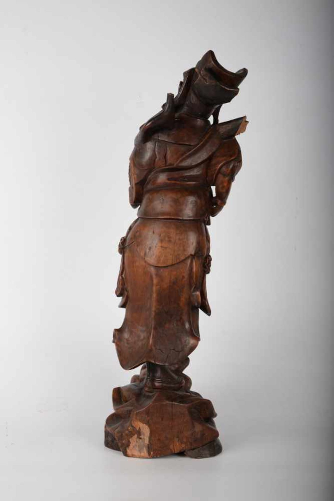 2 große asiatische Kriegerfiguren. 20. Jahrhundert.Holz, feine Schnitzarbeit, Darstellung in - Image 7 of 7