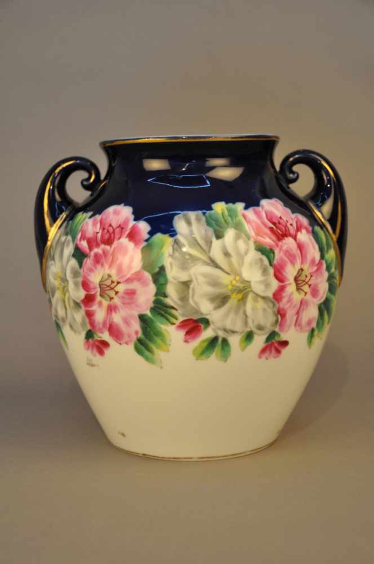 Bauchige Jugendstil-Vase.Fraureuth. Blumenvase mit kleinen Handhaben. Kobaltblau und Golddekor, - Bild 2 aus 5