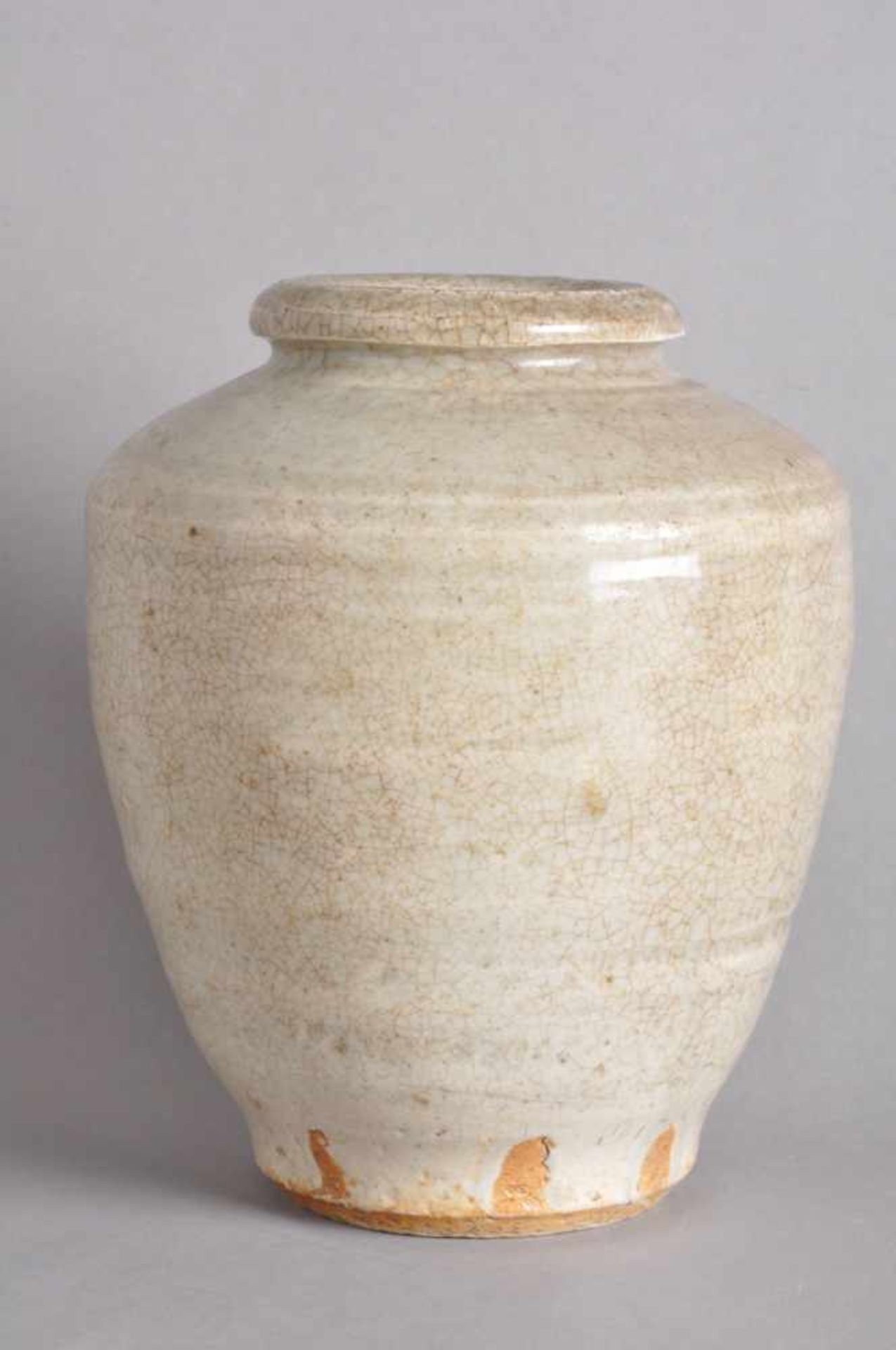 Geschulterte Vase / Vorratsgefäß.China, Ming-Dynastie 16. / 17. Jahrhundert, grauer Scherben, grün- - Image 2 of 3