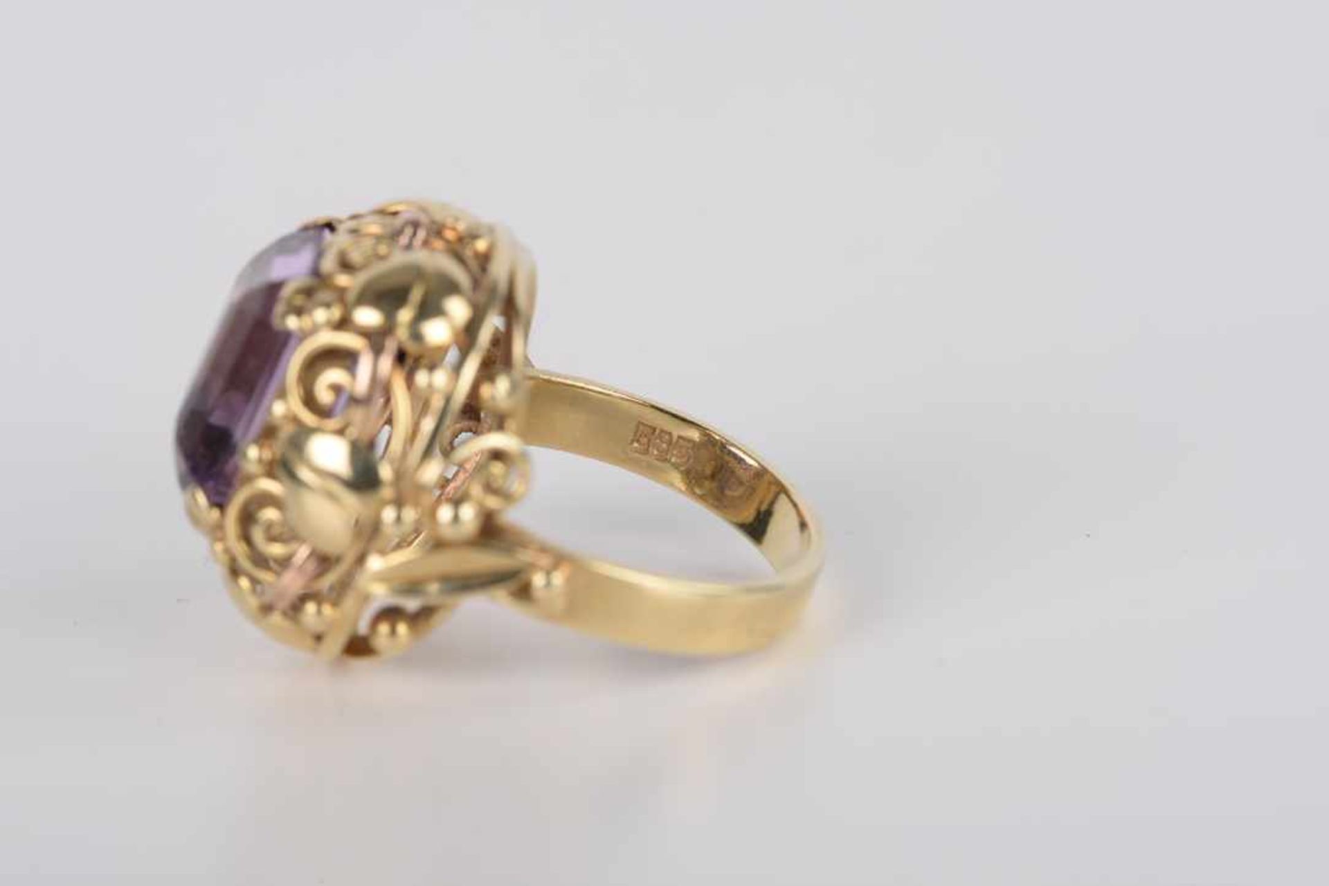 Amethyst-Ring585er Gelbgold, gestempelt Amethyst 12,5 x 11,2 mm Ringweite 54. Gesamtgewicht ca. 9, - Bild 6 aus 7