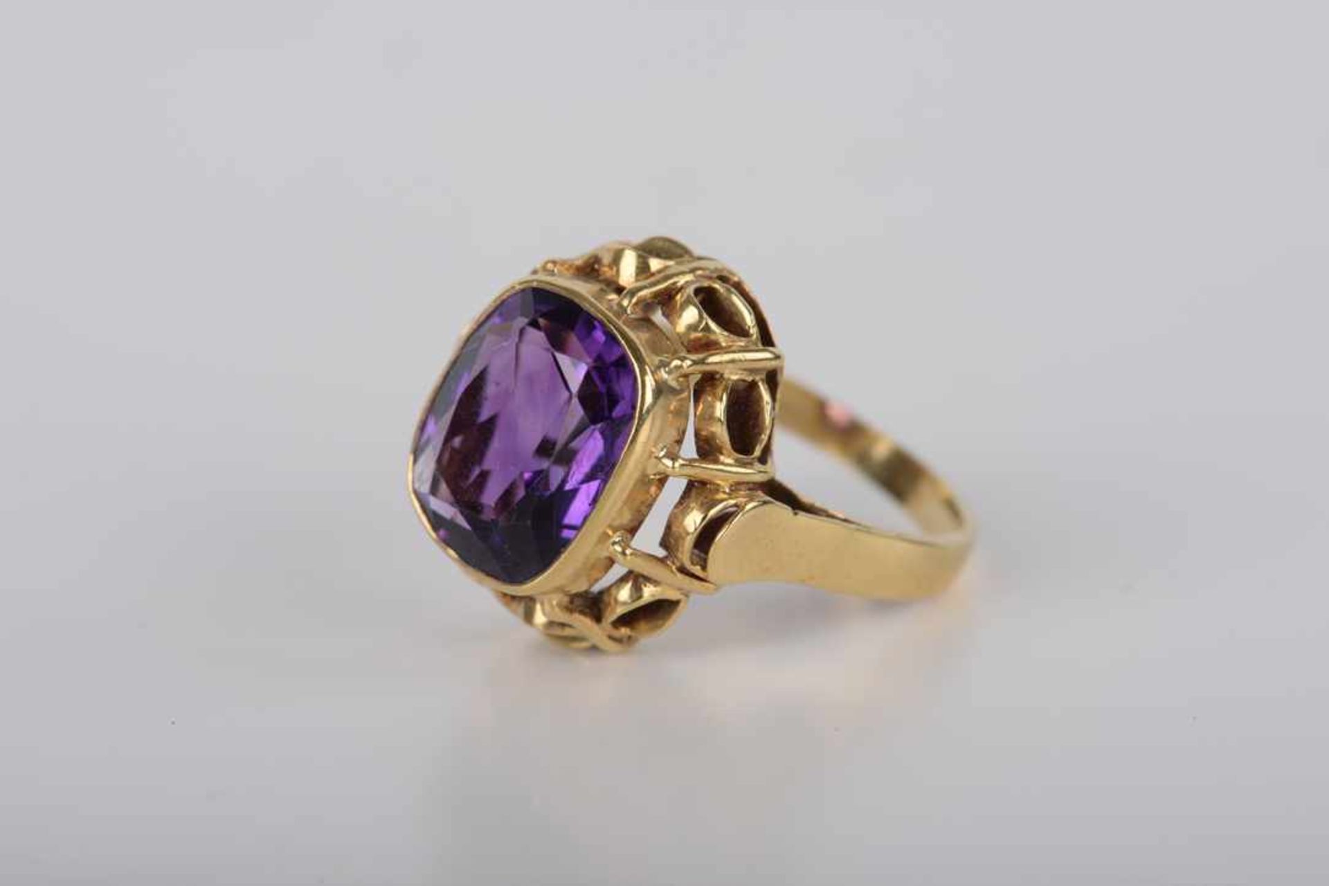 Amethyst-Ring585er Gelbgold, gestempelt Amethyst ca. 11,6 x 10,0 mm Ringweite 53, Gesamtgewicht