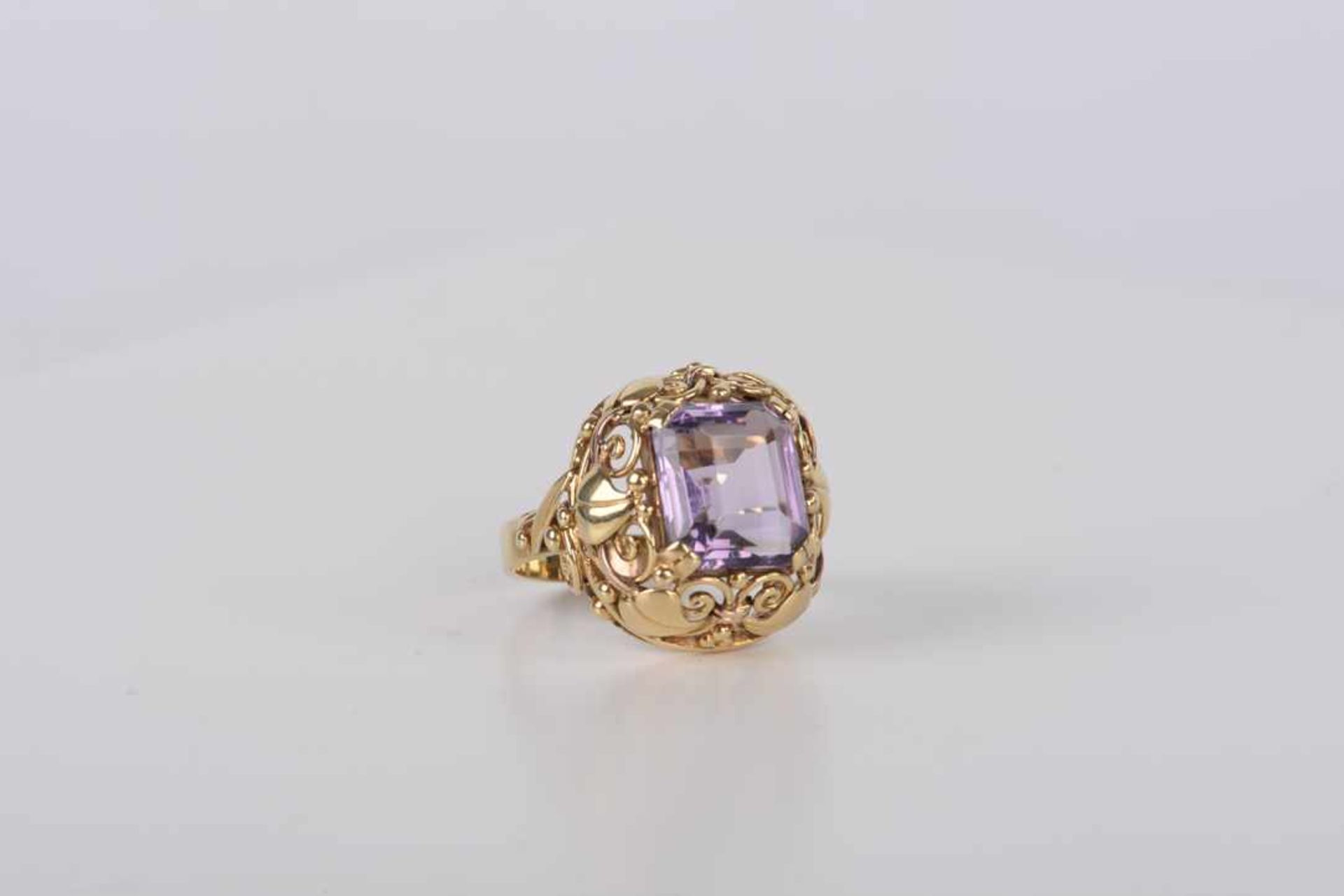 Amethyst-Ring585er Gelbgold, gestempelt Amethyst 12,5 x 11,2 mm Ringweite 54. Gesamtgewicht ca. 9,