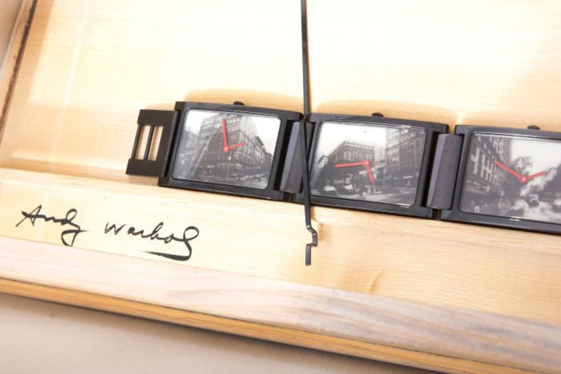 Andy Warhol Times / 5 by Movado Museum Uhr - Serie zu 250 UhrenArmband aus 5 aneinandergereihten - Bild 4 aus 4