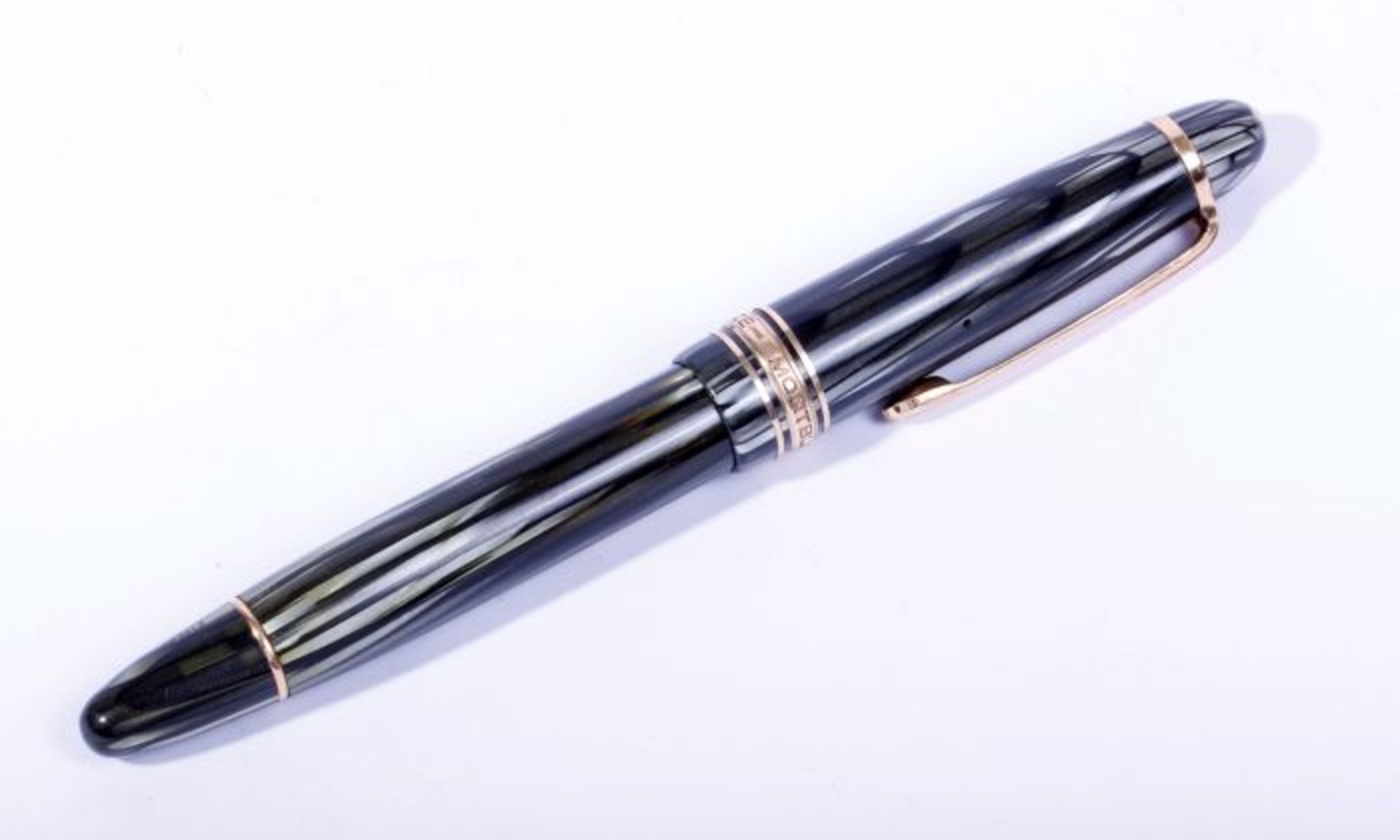 Montblanc MasterpieceFüller, um 1950/60, Kunstharz, grün gestreift, o. Nr., 585er Gelbgold/