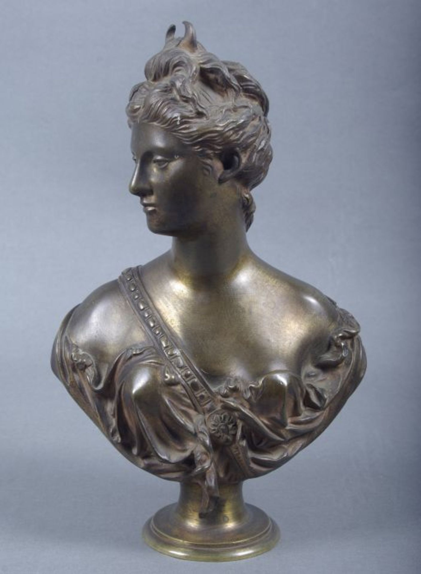 Jean-Antoine Houdon (1741 in Versaille - 1828 in Paris)"Diana", Bronze, patiniert, Schulterstück der