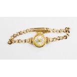 A ladies 9ct gold Avia wristwatch, 9.