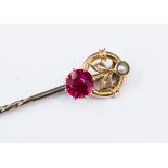 ********AUCTIONEER TO ANNOUNCE********* 9ct gold synthetic ruby and pearl stick pin