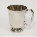 A silver tankard, Birmingham 1946, Birmingham plate and cutlery Ltd, approx weight 10.