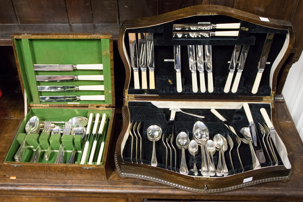 An oak cased canteen of silver plated flatware for six settings,