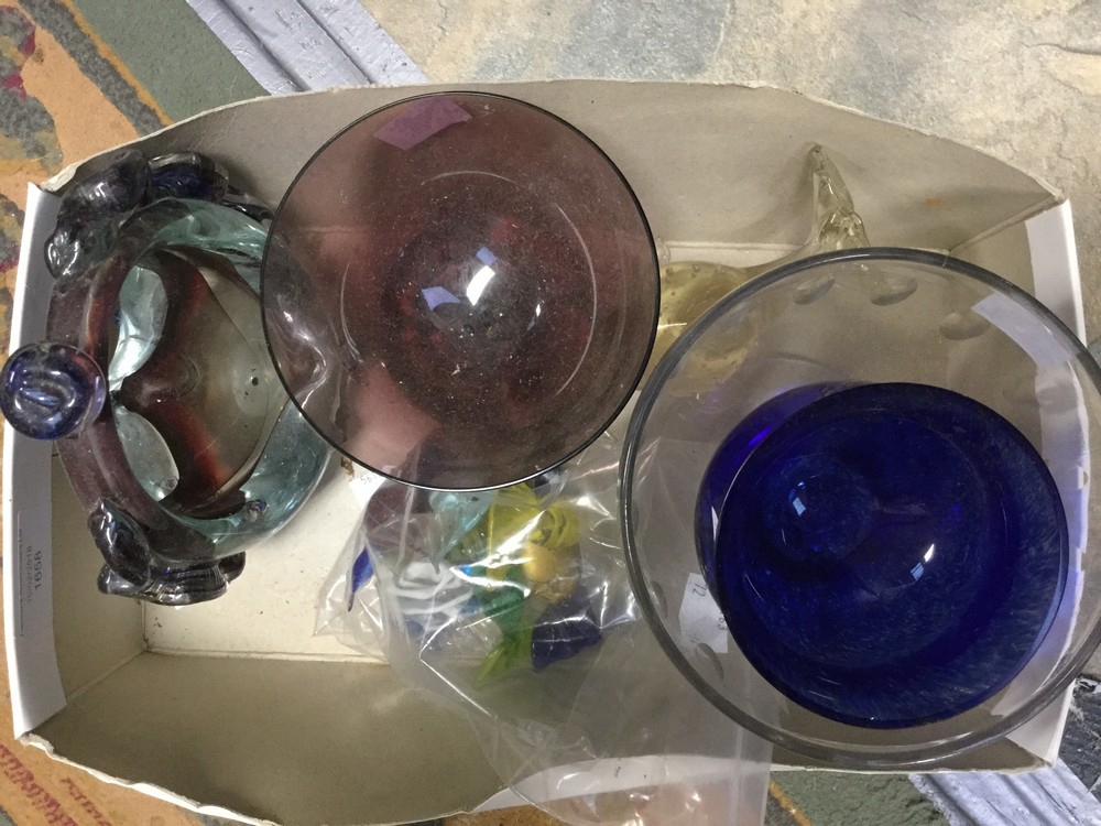 Murano glass sweets (9), basket, vase,
