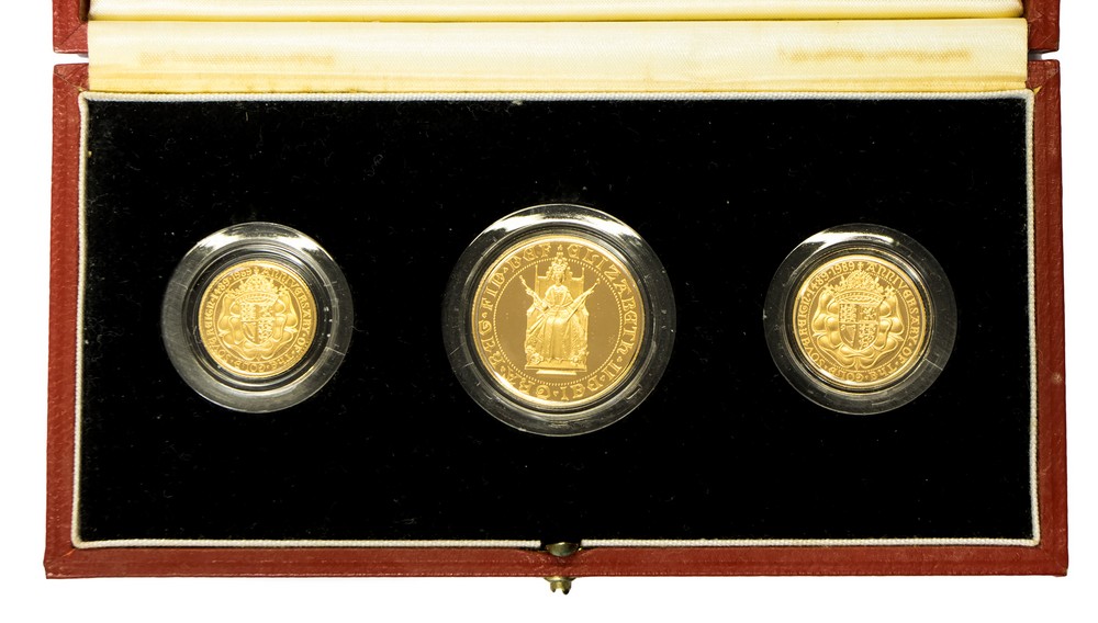 The 1989 Gold Proof Sovereign three coin set, two Pounds,