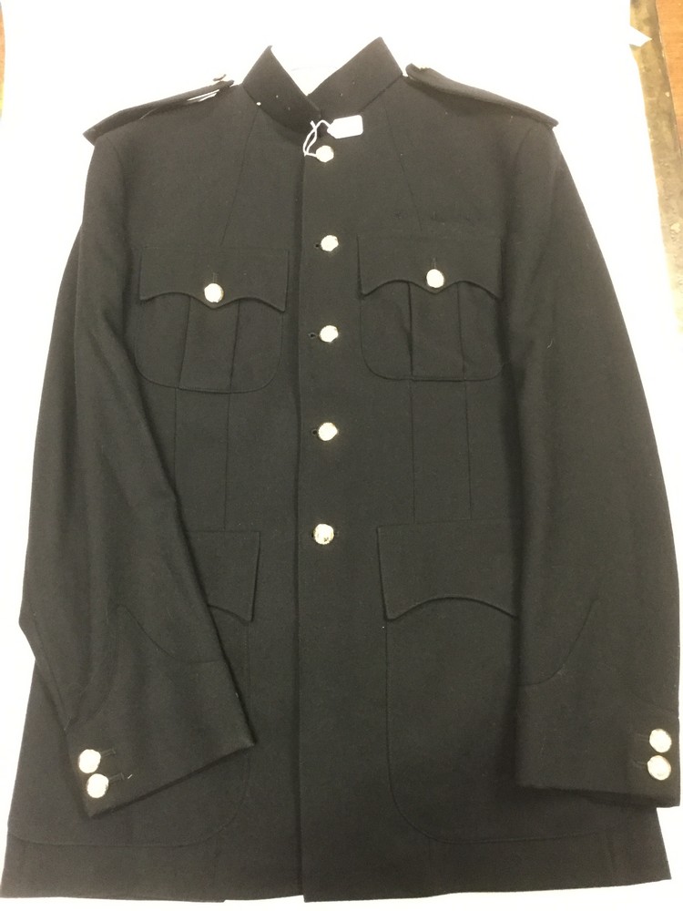 A collection of Royal Military Police uniforms: Summer weight Service Dress jacket: No 2 Dress - Image 4 of 6