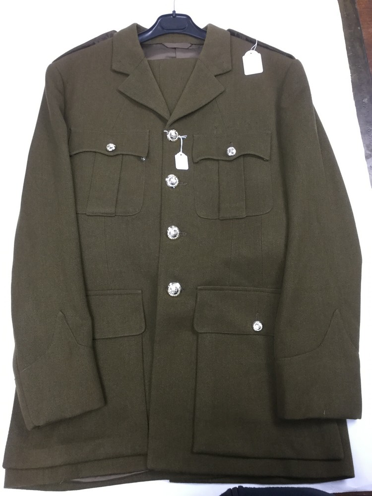 A collection of Royal Military Police uniforms: Summer weight Service Dress jacket: No 2 Dress - Image 5 of 6
