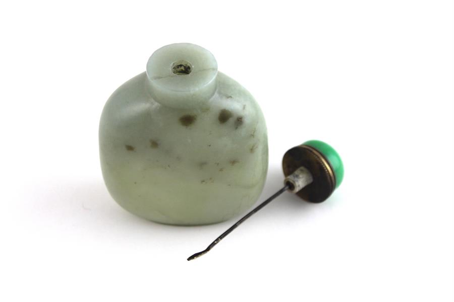  A 19th cent Chinese Jade Snuff bottle. H10 cms - Image 6 of 6