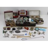 A collection of costume jewelley, (Qty).