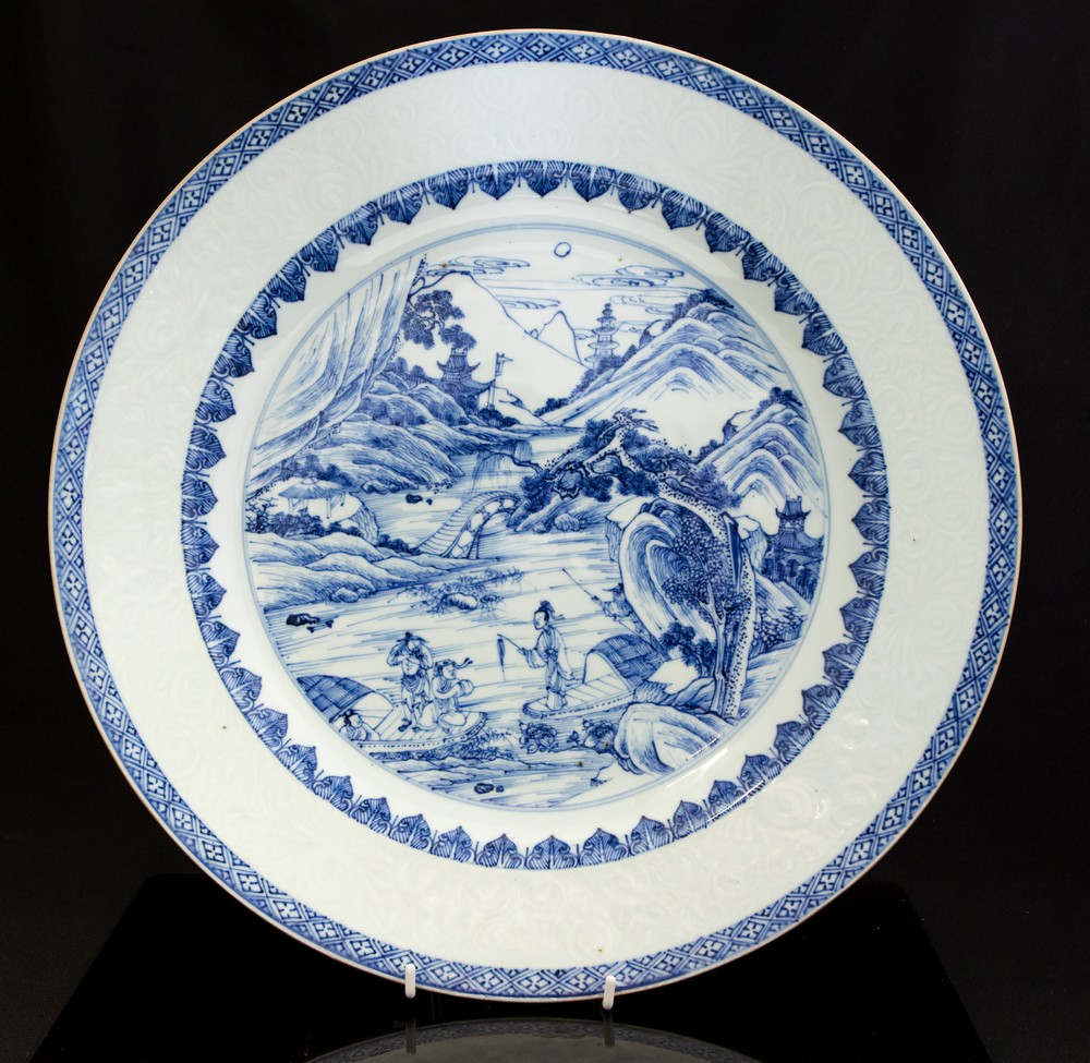 A Chinese blue and white Yongzheng charger, 1723-1735, painted in a bluish tint,