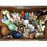 A collection of ceramic animals to include Pendelfin (one box)