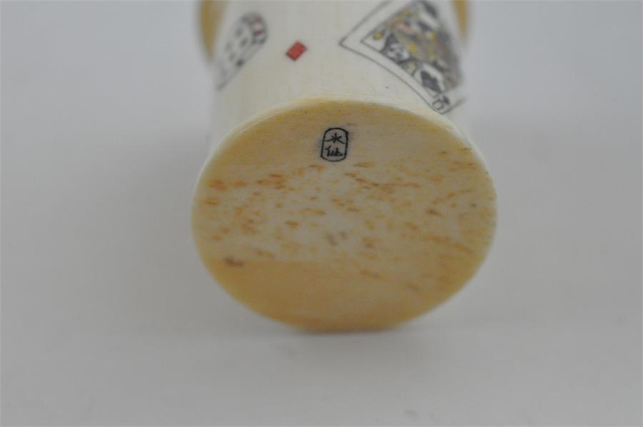 A turned, carved and stained ivory dice shaker/case and dice, 19th century. the case/shaker of - Image 6 of 7