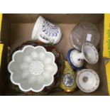 A collectors lot including a Shelley jelly mould,