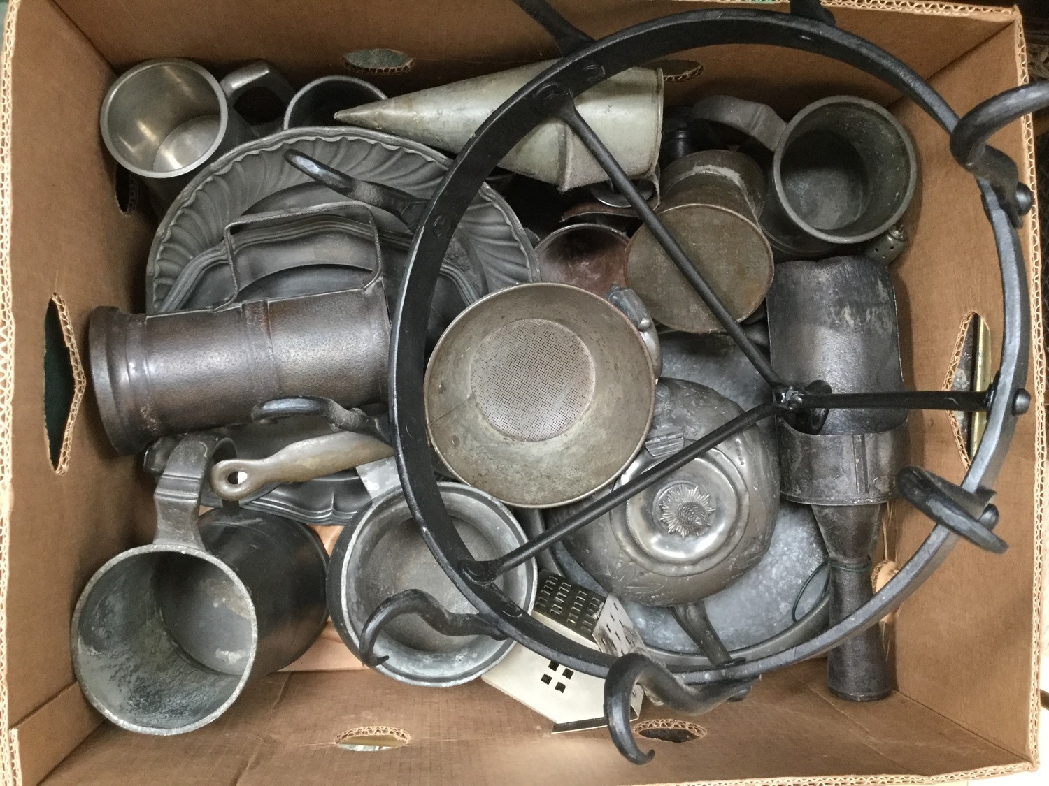 A collection of 19th and 20th Century pewter (one box)