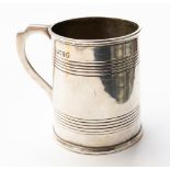 A Victorian small silver tankard with ribbed sections, Henry Lias, London, 1874, 3.85ozs (119.