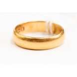 A 22ct gold wedding ring, size O, weight approx 5.