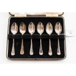 A late Victorian set of silver teaspoons, 5 x Sheffield 1901 and one London, 1900 - makers mark T.B.